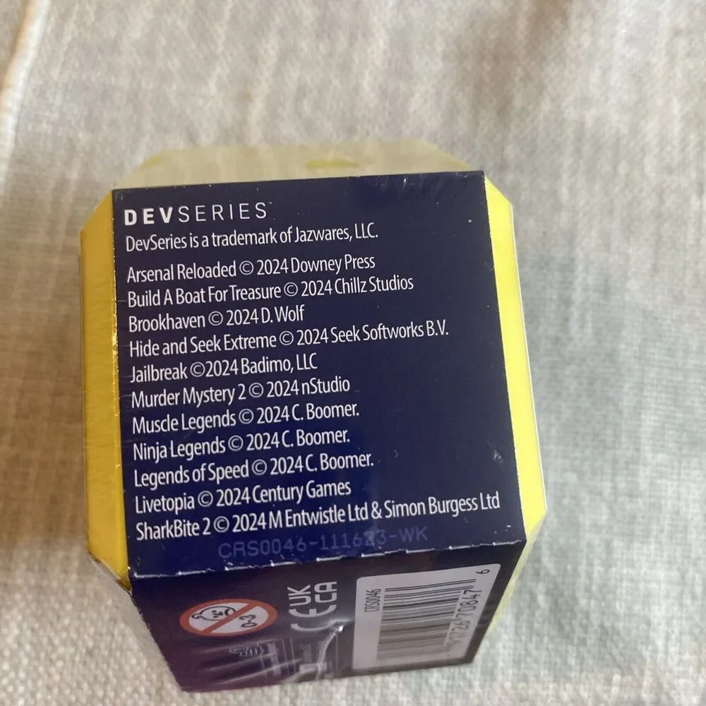 Roblox DevSeries Blind Mystery Figure Series 2 with Virtual Item Code Jazwares